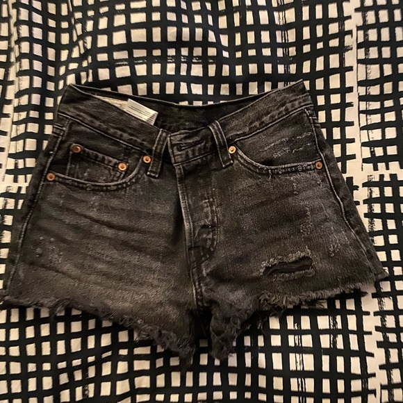Levi’s Denim Shorts - Picture 2 of 2